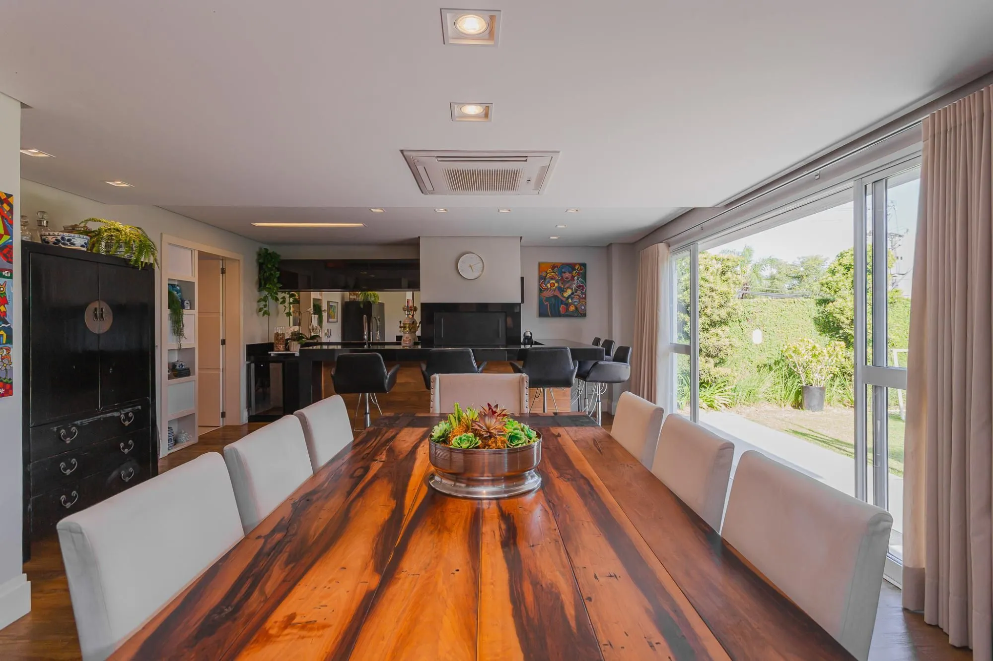 Imagem CONDOMINIO ATMOSFERA - CASA MOBILIADA DE 4 SUÍTES COM 4 VAGAS