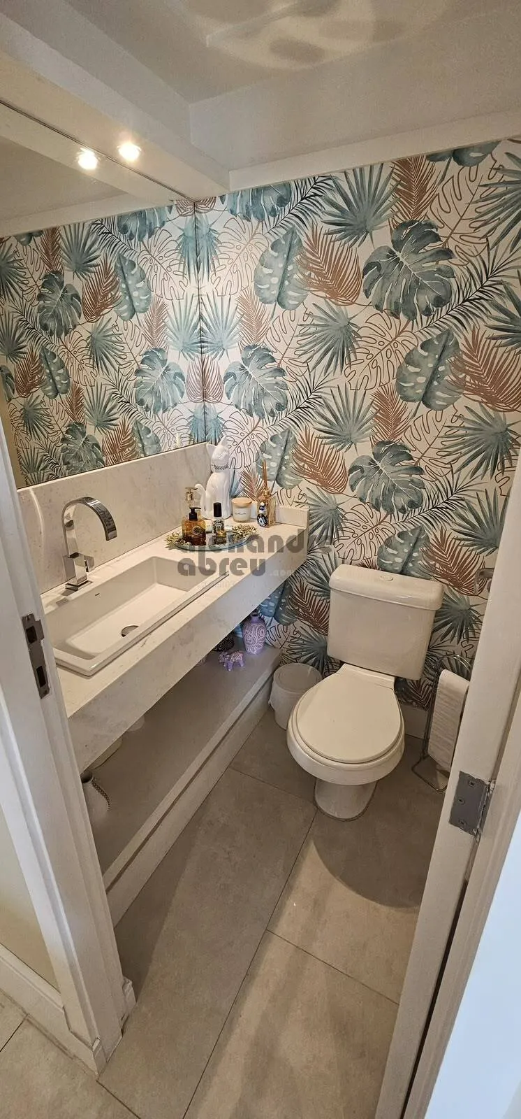 Imagem Apartamento a venda na região do portal do Morumbi, 3 suítes, 2 vagas.
