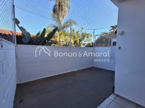 Imagem Casa em condomínio para locação - com 3 quartos sendo uma suíte. O imóvel conta com sala para 2...