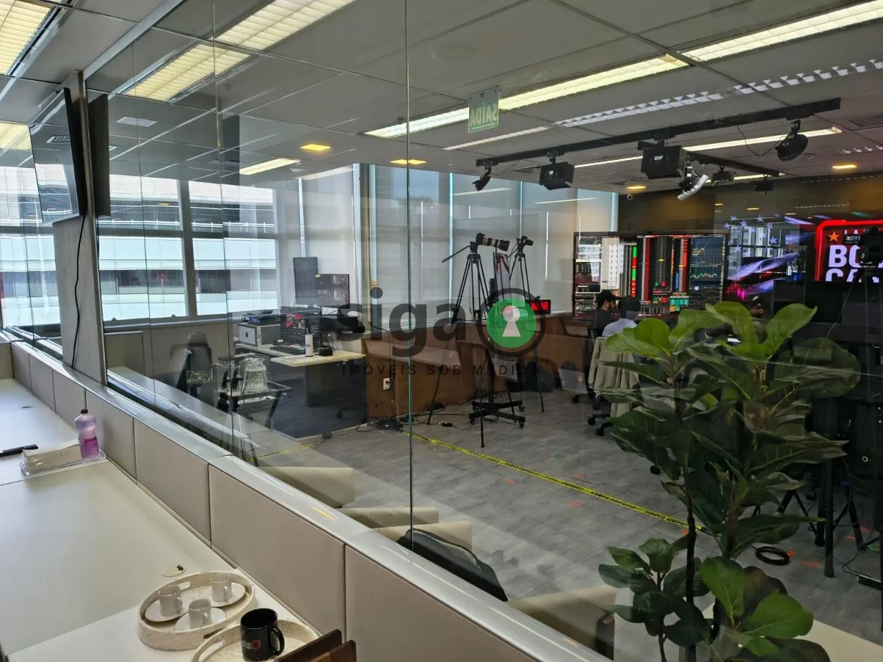 Imagem SALA 669M ² COM MOBILIA PARA LOCAÇÃO AV ROQUE PETRONI BROOKLIN