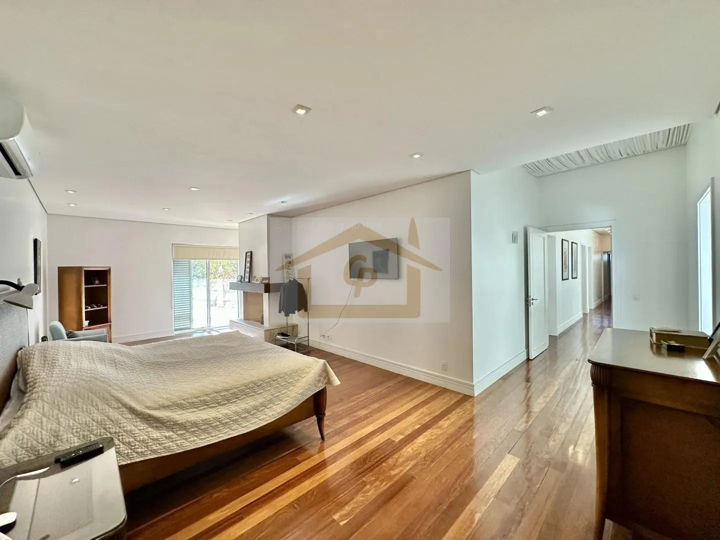 Imagem 4suítes Linda casa TÉRREA, vista 180°. Piscina, gourmet, 3 lareiras, 10 vagas cobertas