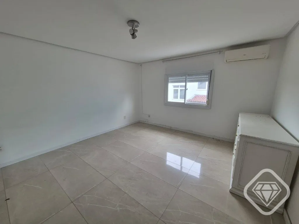 Imagem Uma casa que ganha ainda mais valor pelo espaço que oferece.

Casa de esquina no Jardins do Prado, ...