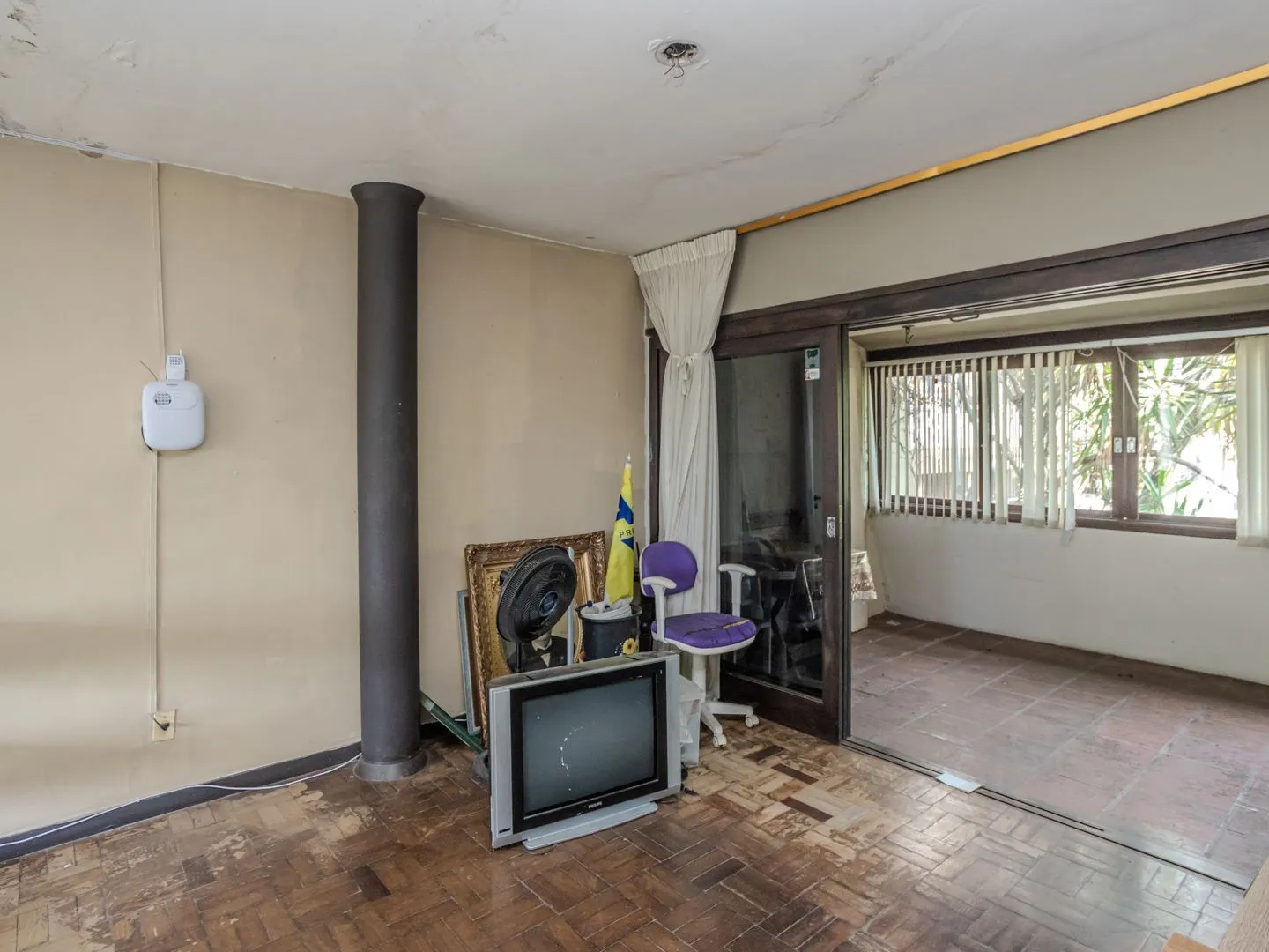 Imagem Casa sobrado no Menino Deus de 3 dormitórios e 3 vagas