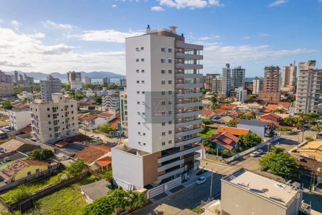 Imagem SEMIMOBILIADO -Praia de Perequê em Porto belo! 2 suítes. 102,24 m². 2 vagas.
