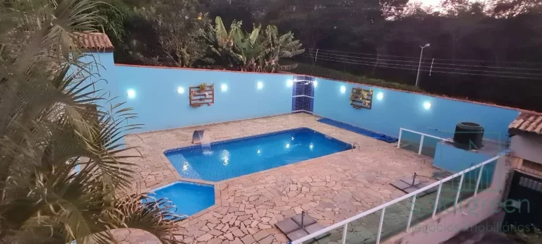 Imagem Chácara à Venda em Terra Preta/Mairiporã: 1035m² de Terreno e 240m² 900 MIL