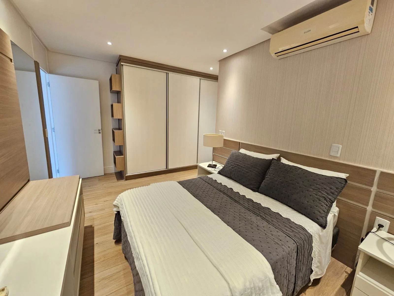 Imagem Casa mobiliada e decorada em Condomínio fechado