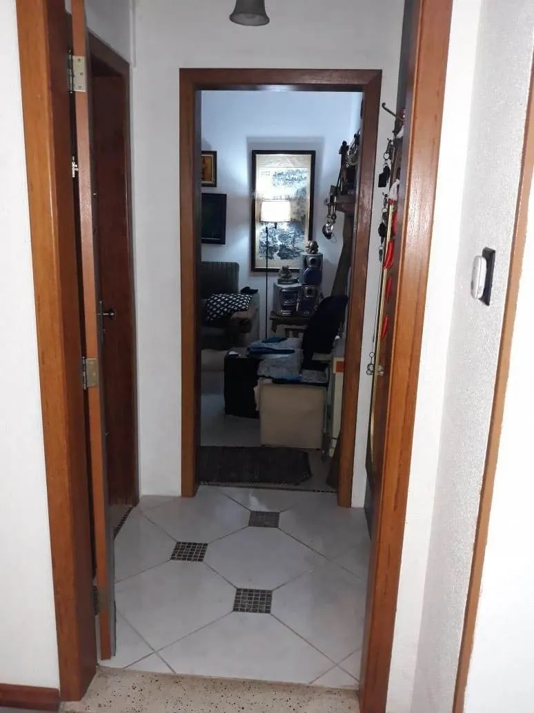 Imagem 3 dormitórios com garagem no Menino Deus.