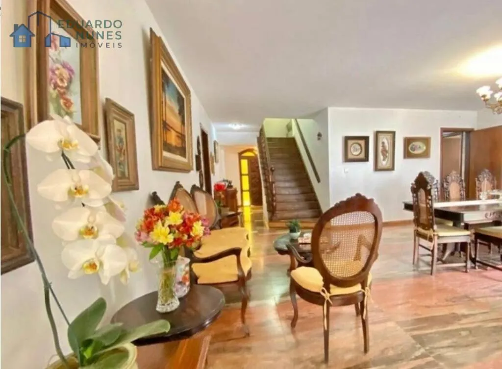 Imagem EXCELENTE CASA NO MANGABEIRAS COM 05 QUARTOS,02 SUÍTES E 04 VAGAS.