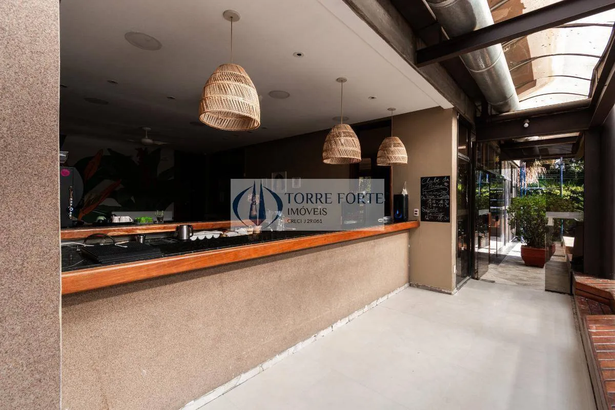 Imagem Loft com pé direito superior a 5 metros, 53 m², 1 suíte no mezanino