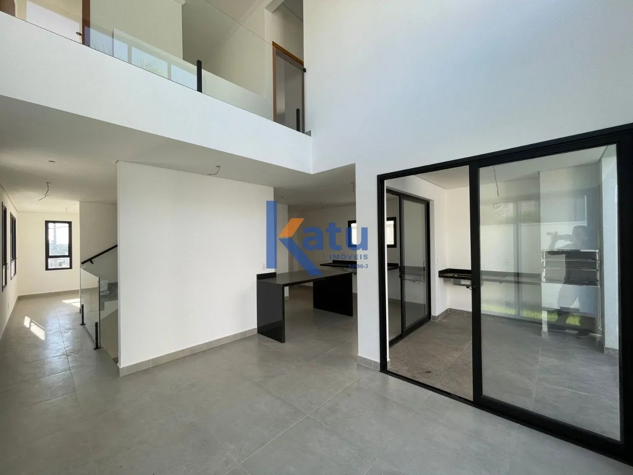 Imagem CASA PARA VENDA NO CONDOMÍNIO RESERVA DA ERMIDA EM JUNDIAÍ/SP

O imóvel possui 212 m² de área c...