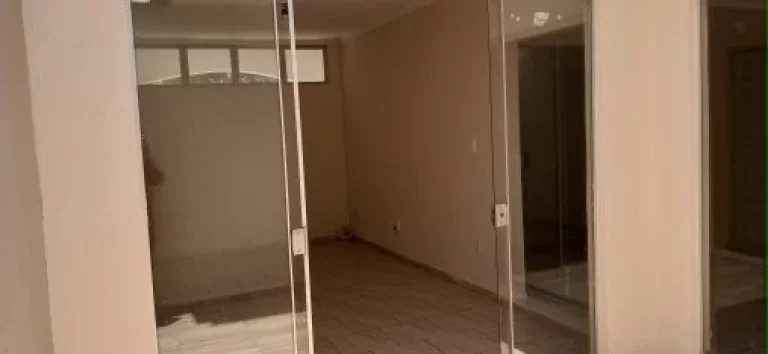 Imagem Casa 3 dormitórios, sendo uma suíte locação para comercial e ou residencial