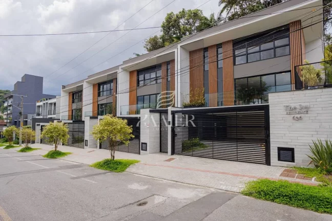 Imagem Sobrado com 3 quartos, América - Joinville