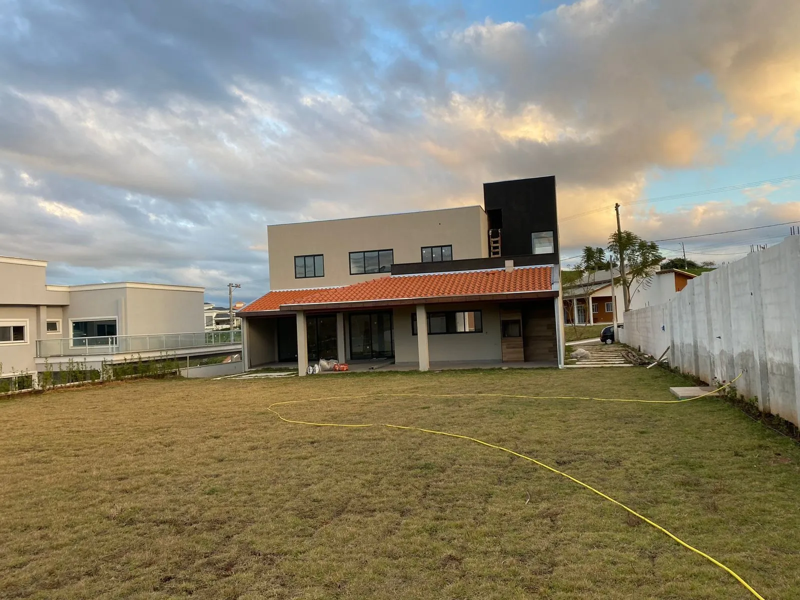 Imagem Residência Exclusiva: Casa de Alto Padrão em Condomínio Terras de Santa Mariana