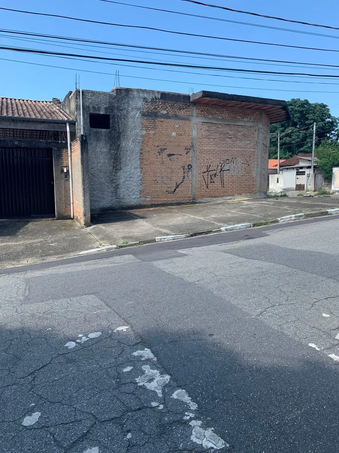 Imagem Casa à venda 3 Quartos, 2 Suites, 4 Vagas, 600M², Jardim Santa Cecília, Pindamonhangaba - SP