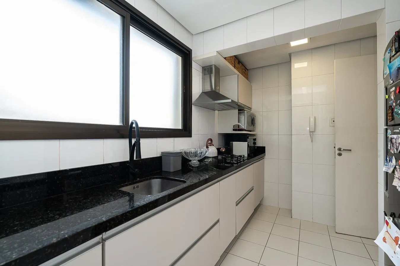Imagem Apartamento de 3 dormitórios com 1 suíte, semimobiliado.