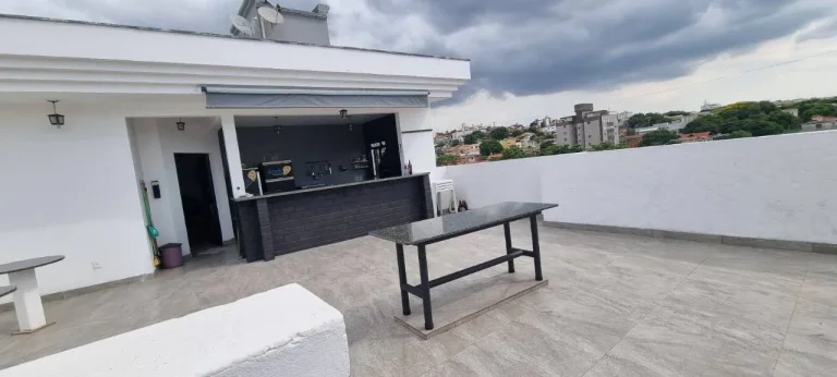 Imagem Casa moderna e versátil com 04 quartos, espaço gourmet e edícula.