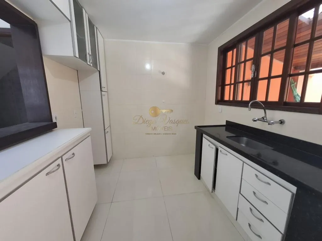 Imagem Casa em Condomínio para Venda em Teresópolis / RJ no bairro Artistas