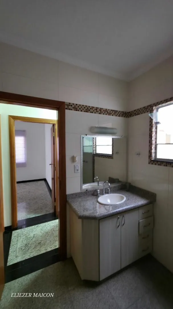 Imagem Casa a venda com 3 quartos na rua fosco pardini em Poços de Caldas - MG