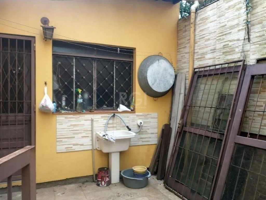 Imagem Casa para Venda - 220m², 3 dormitórios, 4 vagas - Teresópolis