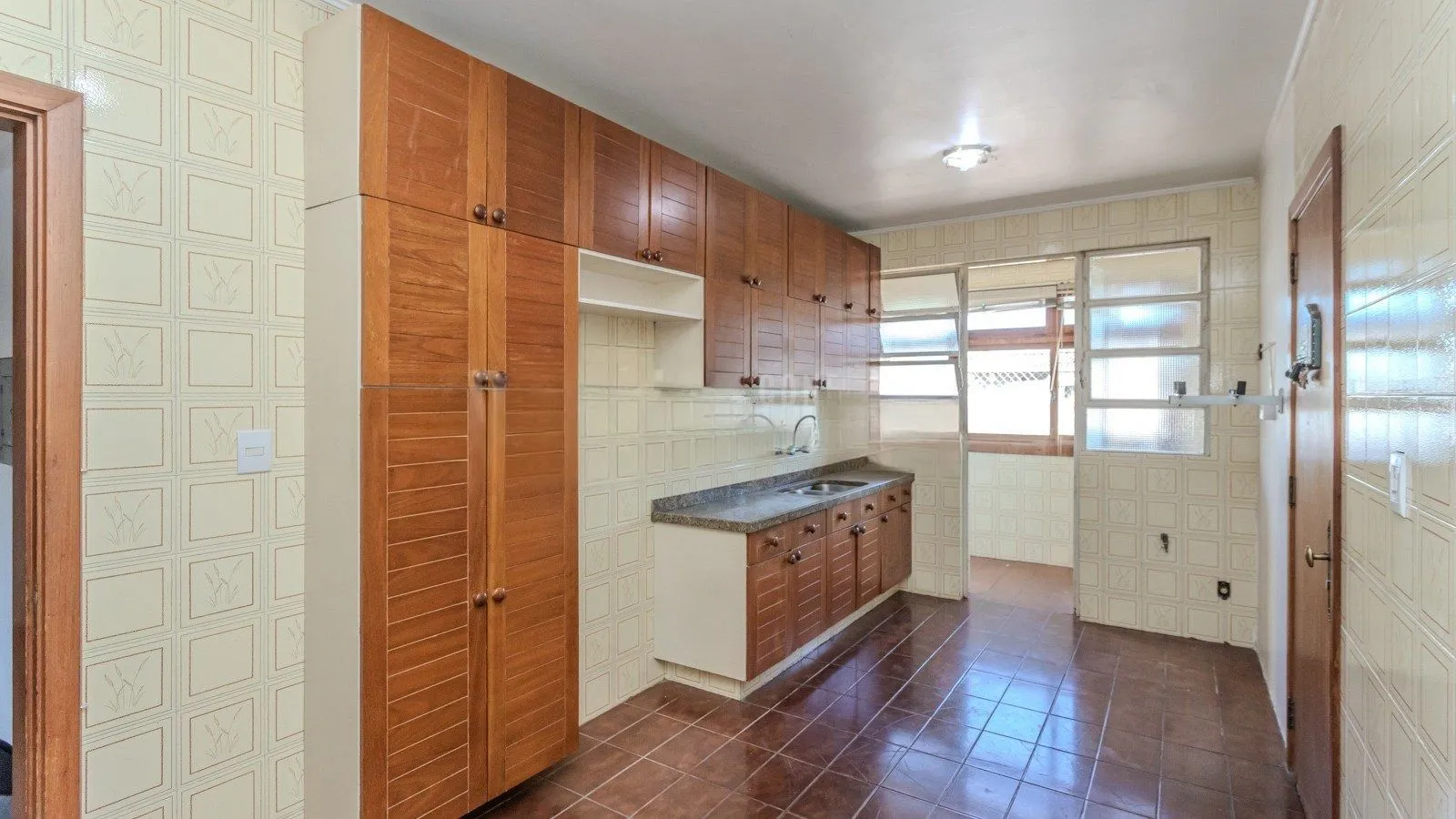 Imagem Apartamento semimobiliado de 140 m² privativos no bairro Mont'Serrat