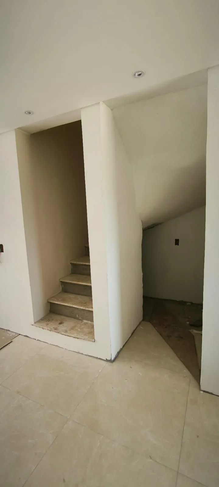 Imagem Casa em Condomínio à venda, bairro Campo Novo, 3 quartos (1 suite), 3 banheiros, 1 vaga