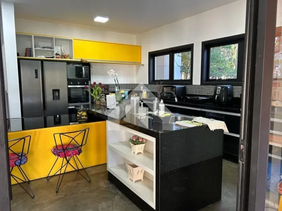 Imagem Casa de Condomínio em Morada dos Pássaros - Barueri