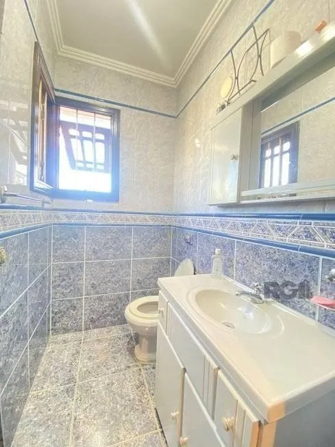 Imagem Excelente casa de 300m² com 4 dormitórios no bairro Sarandi.