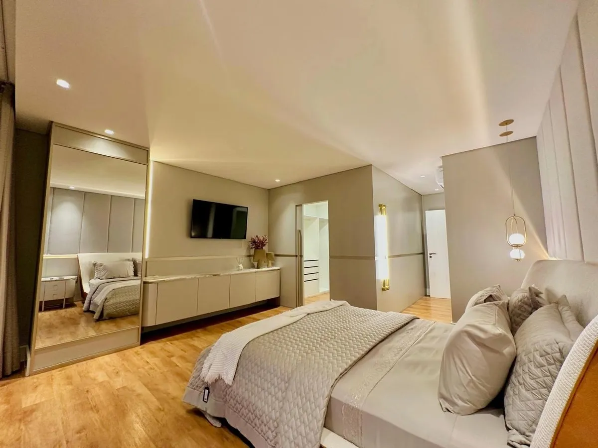Imagem Sobrado mobiliado e decorado com 05 suítes e piscina em concreto