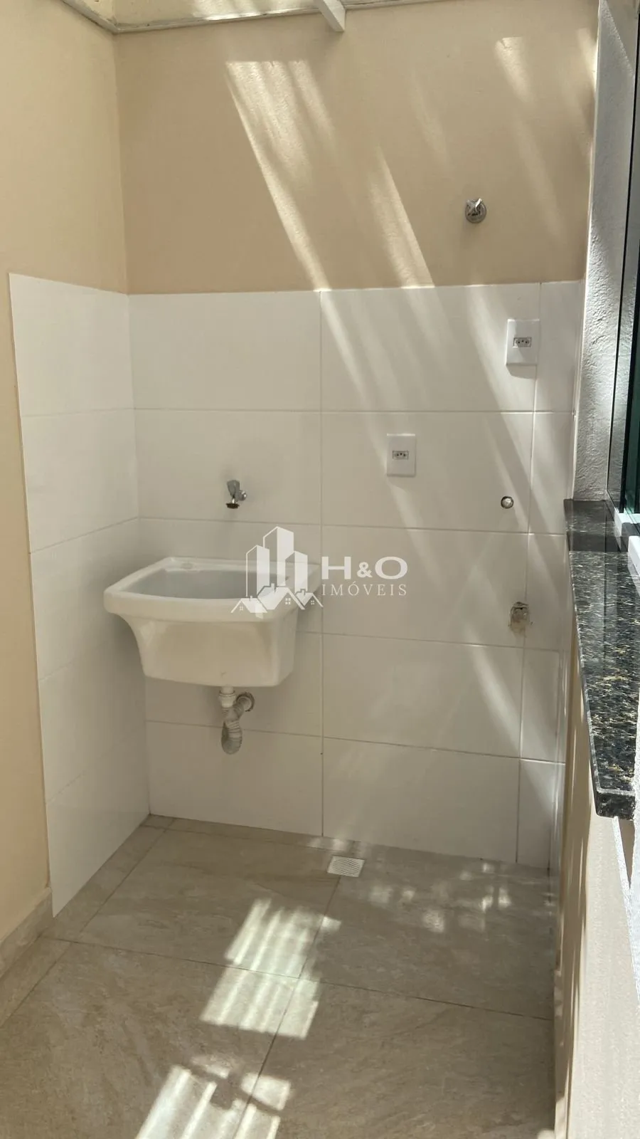 Imagem Sobrado à venda em Itaquera com excelente distribuição dos ambientes e ótimo padrão de conforto para toda a família.