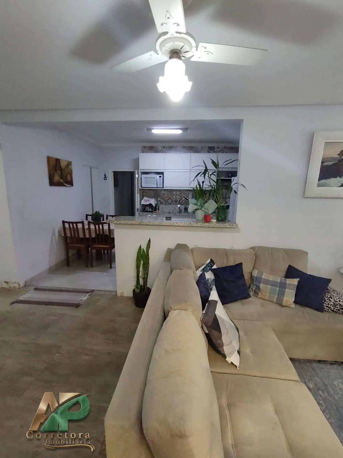 Imagem Casa à Venda em Taboão da Serra: 308m², 2 Vagas e Perto do Shopping