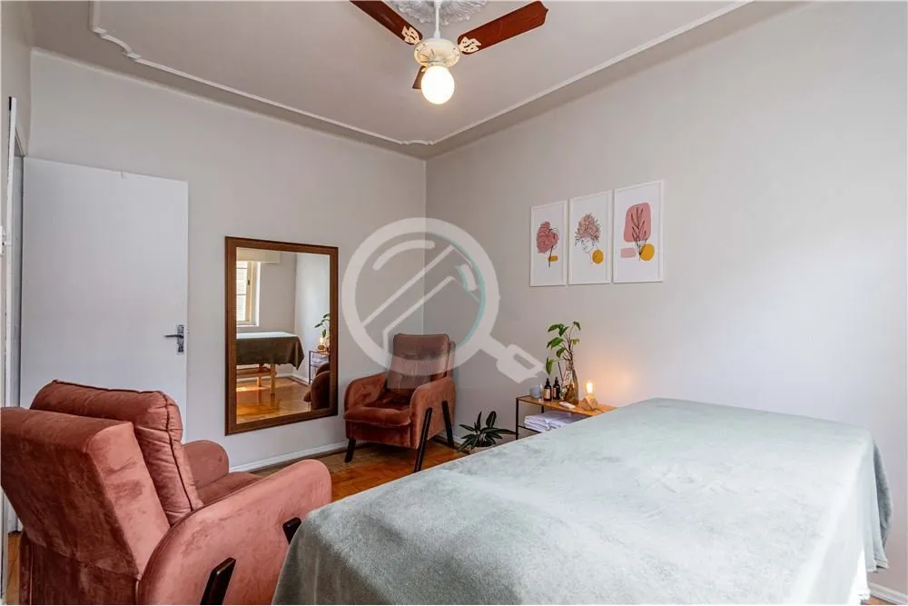 Imagem Ótima localização para comércio e residencial. Sobrado com duas casas com entradas individuais, ...