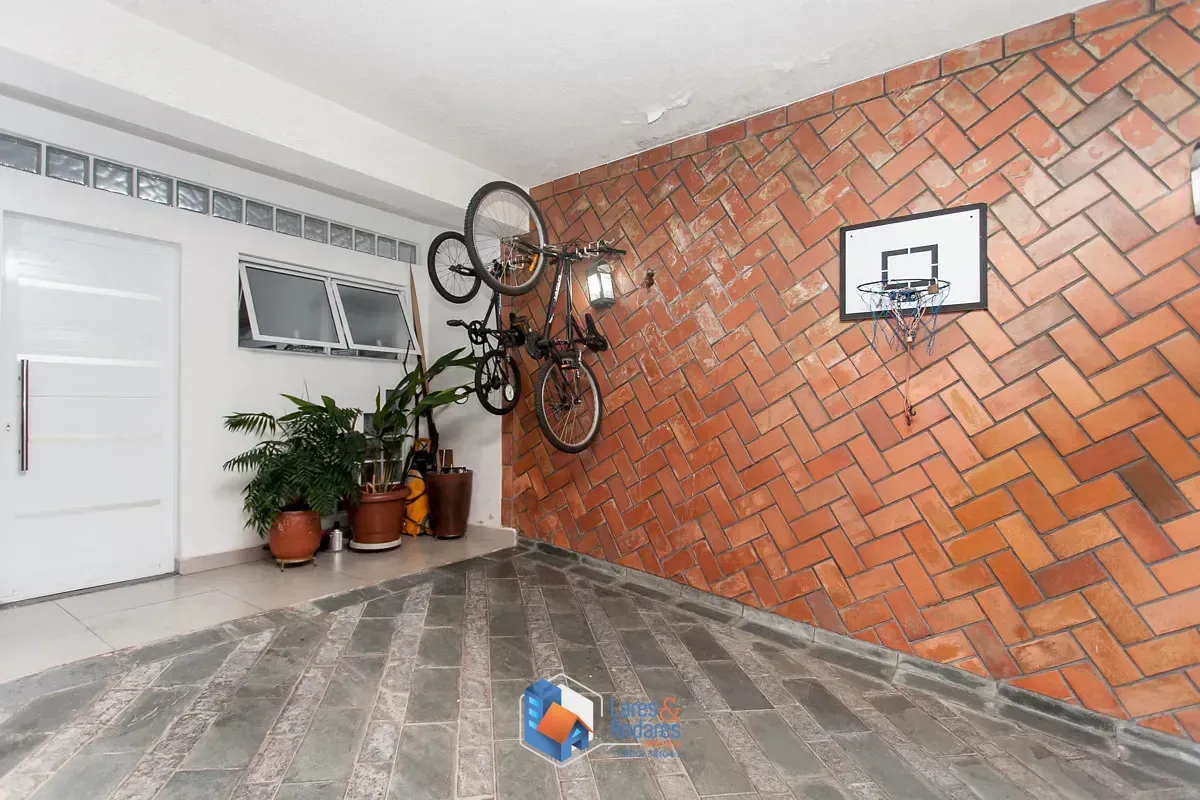 Imagem Sobrado para venda em São Domingos com 3 quartos, sendo 1 suíte, 164m²