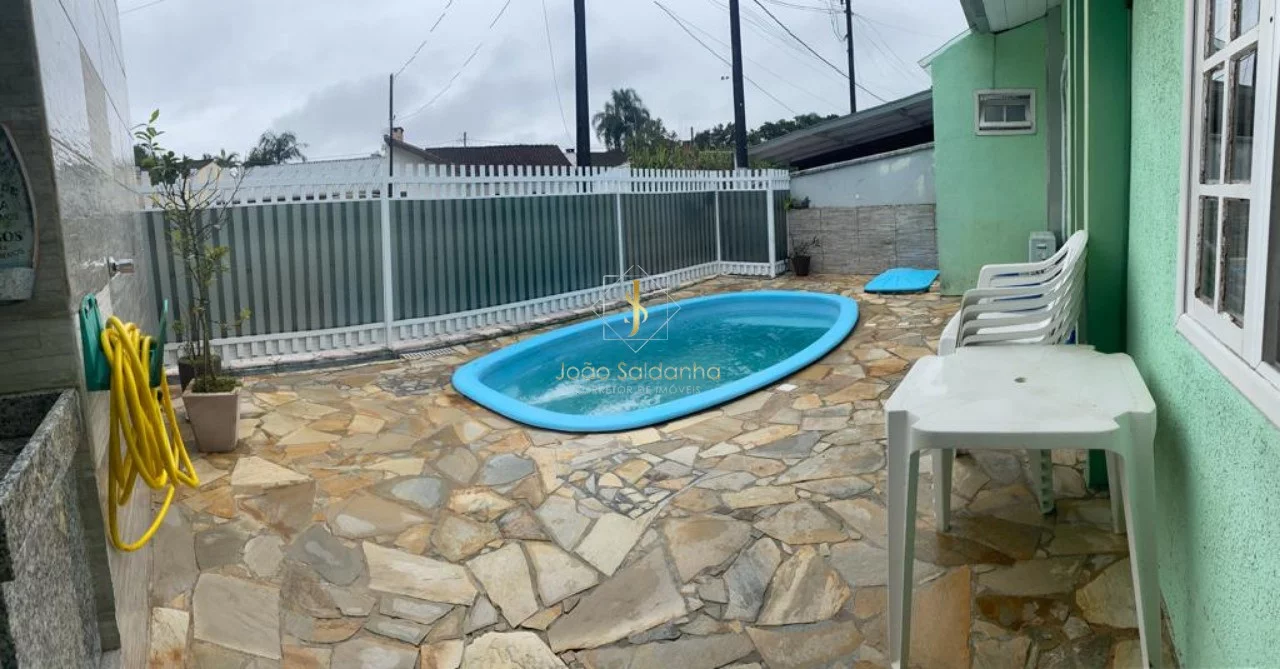 Imagem CASA RESIDENCIAL em GUARATUBA - PR, Centro
