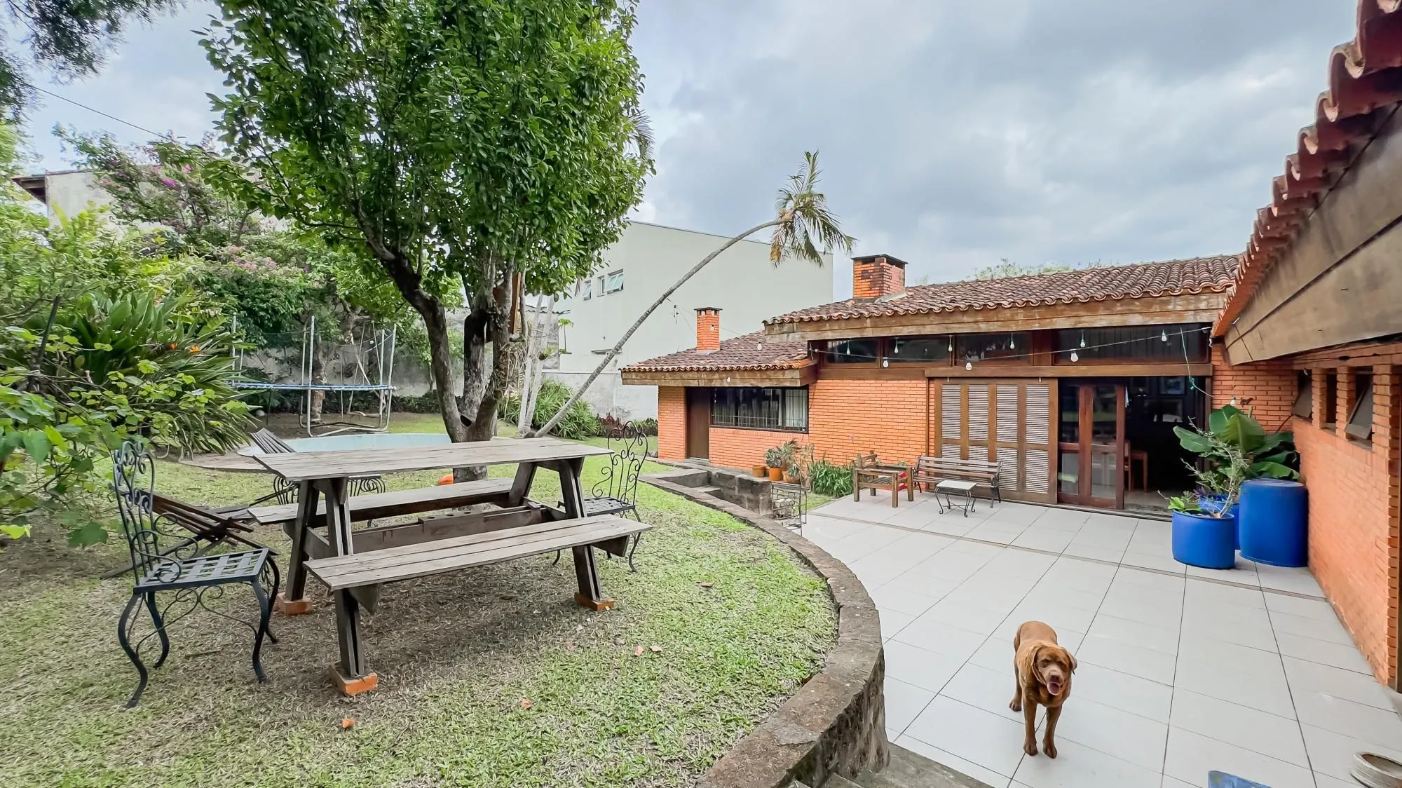 Imagem Casa com 3 quartos e 313m² à venda em Chácara das Pedras, Porto Alegre. Rua Joao Paetzel, Chácara Das Pedras, Porto Alegre
