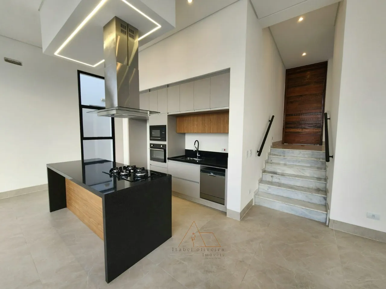 Imagem Imóvel de Luxo à Venda em Salto-SP: Casa com 3 Suítes, 4 Vagas e 265,50m² no Residencial Central Parque