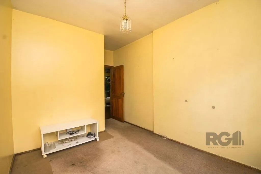 Imagem Excelente casa de 354m² com 5 dormitórios e 8 vagas.