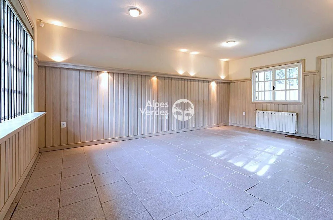 Imagem Vende-se Casa na Vila Suzana, com 03 dormitórios