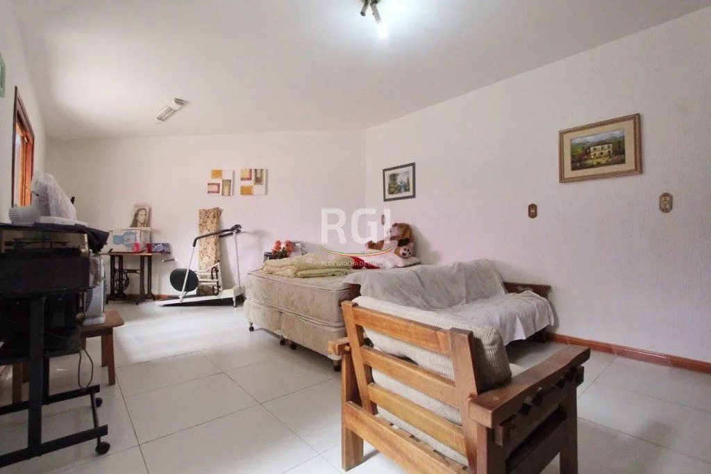 Imagem Casa para Venda - 259.5m², 4 dormitórios, sendo 1 suites, 3 vagas - Teresópolis