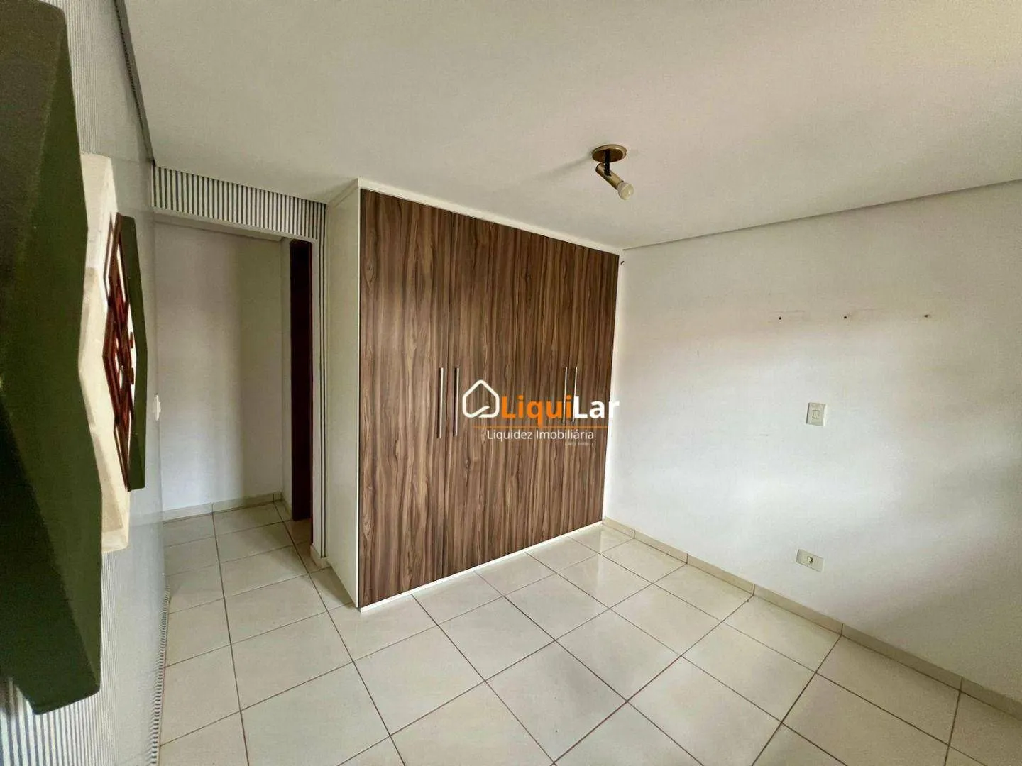 Imagem Sobrado para Locação no Condomínio Residencial Polonês 1 com 3 Quartos, 2 Suítes e Condomínio Exclusivo