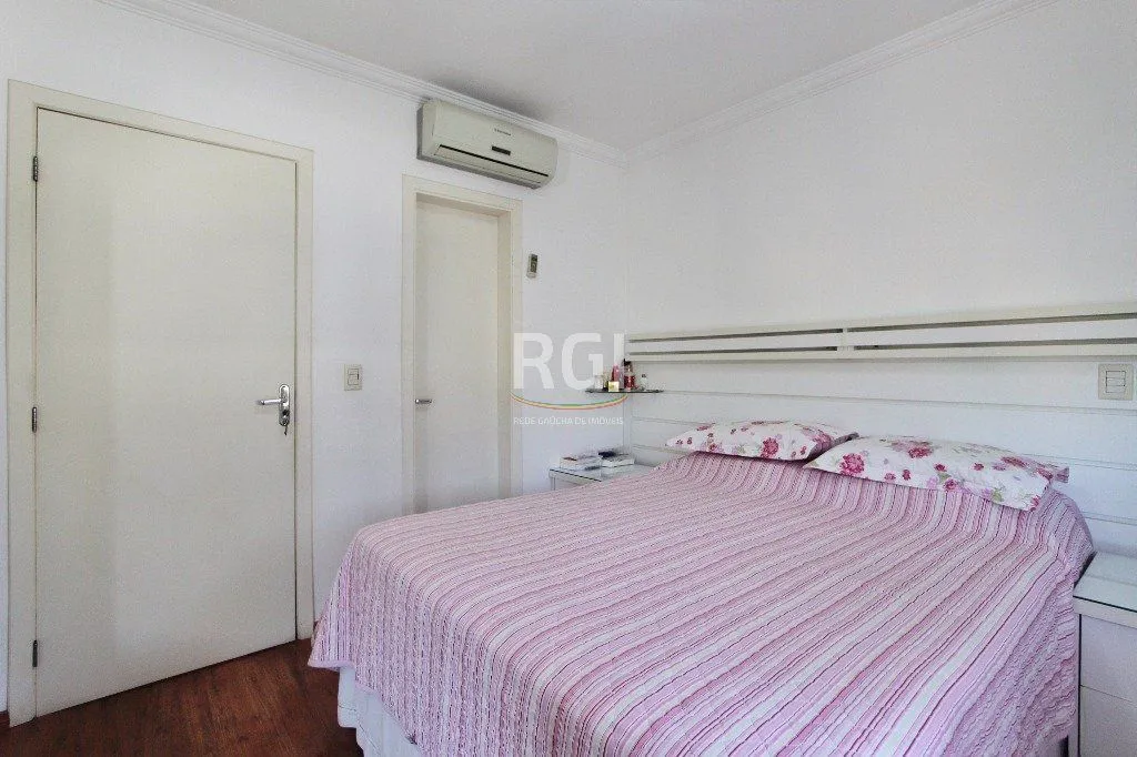 Imagem Cobertura para Venda - 177.81m², 3 dormitórios, sendo 1 suites, 1 vaga - Teresópolis