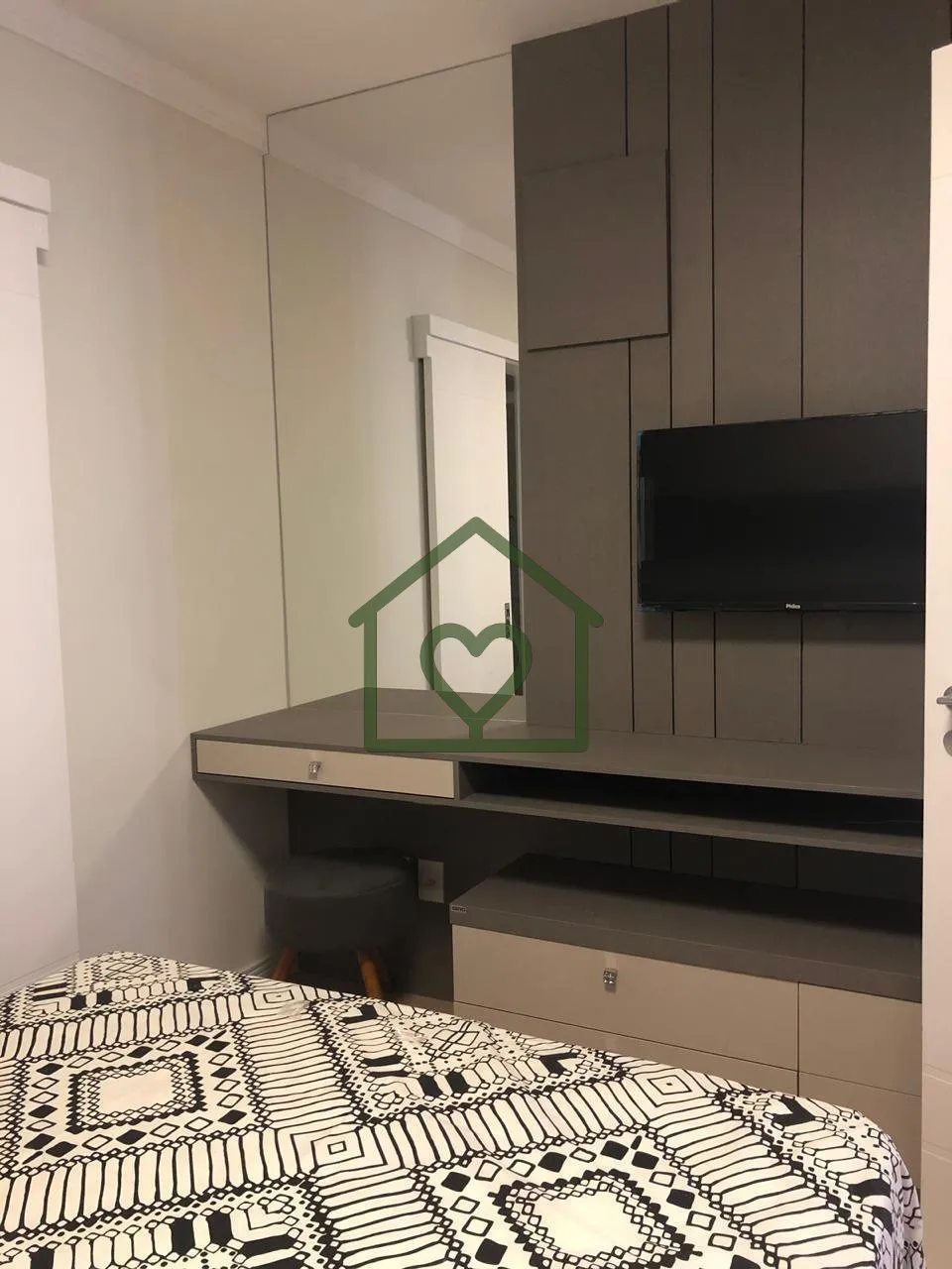 Imagem Apartamentos de 1 dormitório com suíte e lavabo, living para dois ambientes, cozinha com churrasqu...