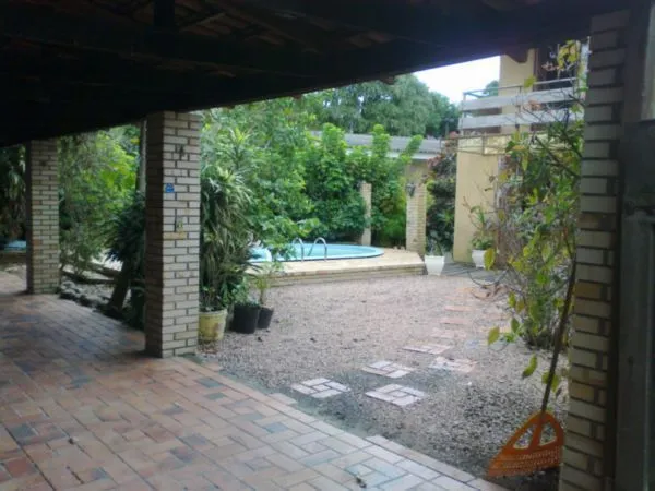 Imagem Casa para Venda - 350m², 3 dormitórios, sendo 1 suites, 6 vagas - Tristeza
