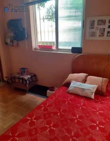 Imagem CASA COM 04 QUARTOS, 03 VAGAS, RUA PLANA NA SERRA