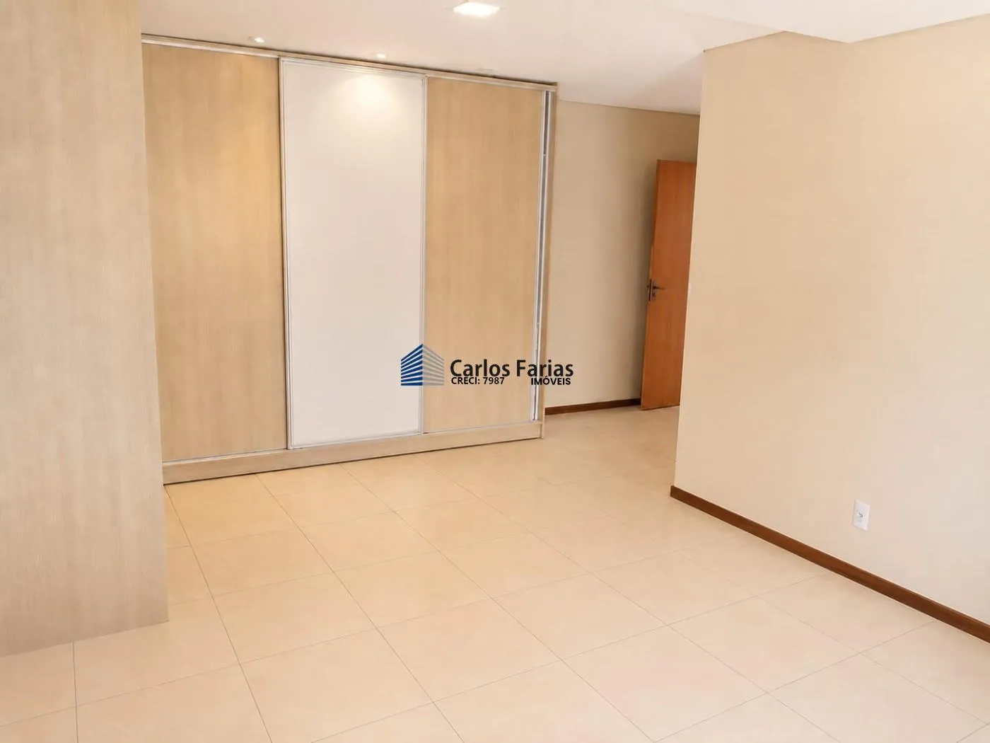 Imagem Casa em Condomínio para Venda em Brasília, Setor Habitacional Jardim Botânico, 4 dormitórios, 1 suíte, 5 banheiros, 2 vagas