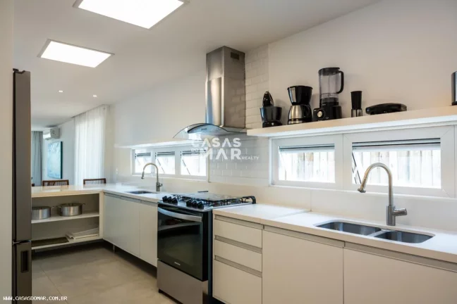 Imagem Casa de luxo em condomínio no Frade, Angra dos Reis-RJ: 5 quartos, 5 suítes, 3 salas, 7 banheiros, 3 vagas, 470m².