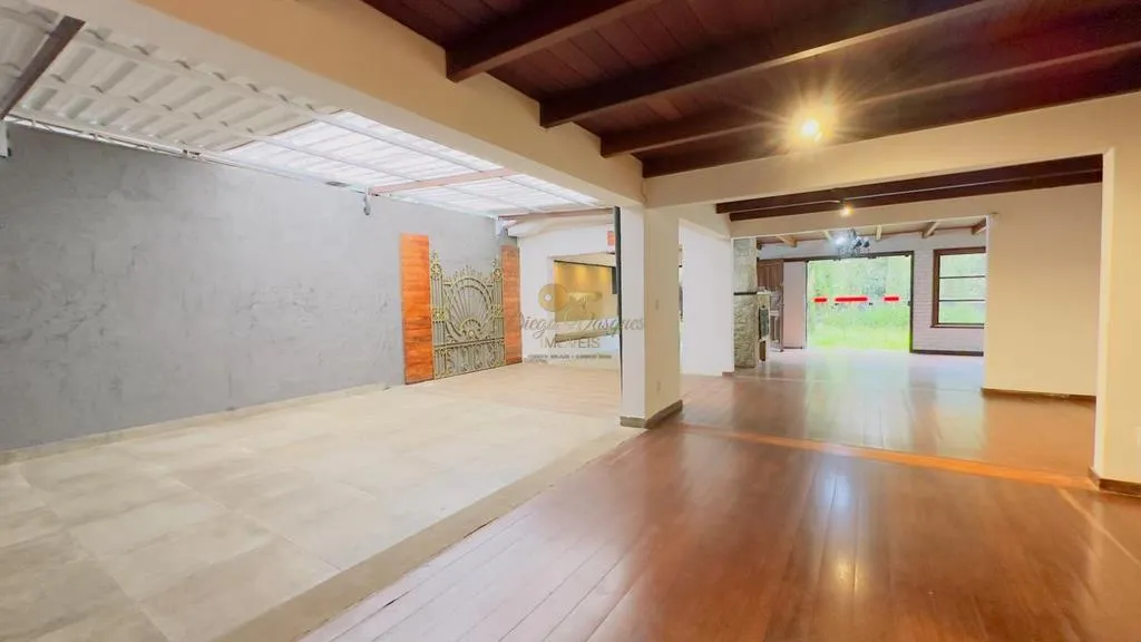 Imagem Comercial para Venda em Teresópolis / RJ no bairro Várzea