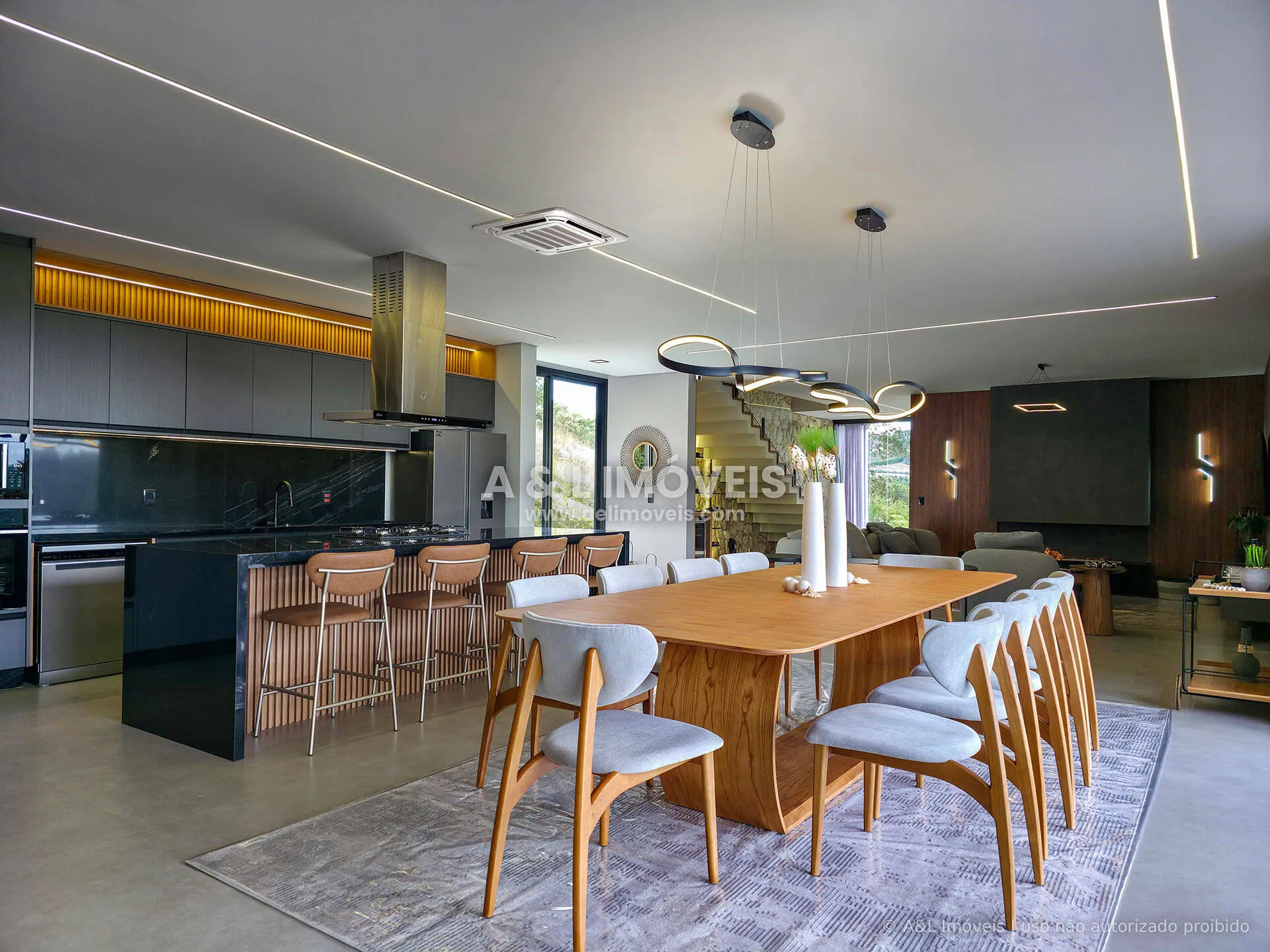Imagem Casa à venda em Campos do Jordão | Iporanga | 4 suítes | Spa