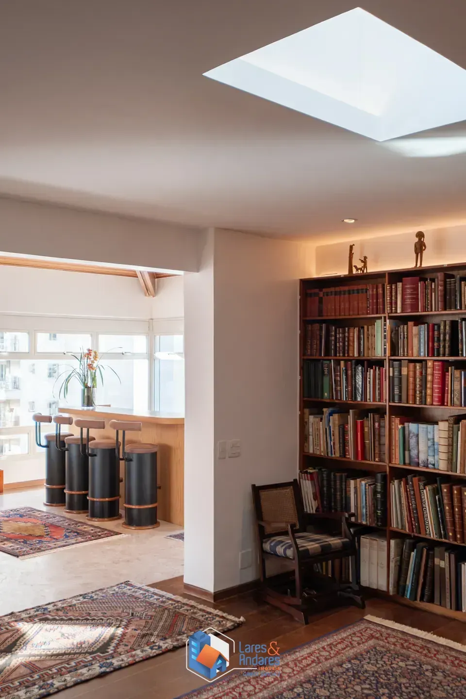 Imagem Duplex para venda e locação em Itaim Bibi com 3 quartos, sendo 3 suítes, 384m²
