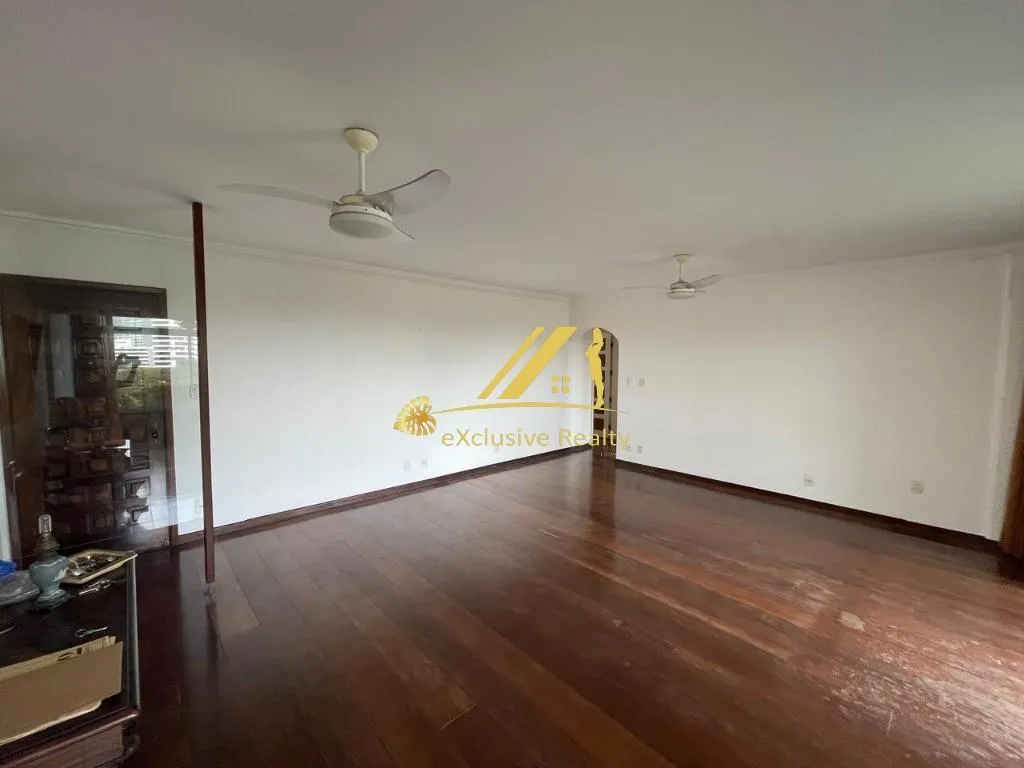 Imagem Apartamento 4 quartos, 2 suítes com varanda, living espaçoso 170m2, perto do Shopping Barra. 2 vagas. Prédio com piscina, salão de festas, vaga de vis