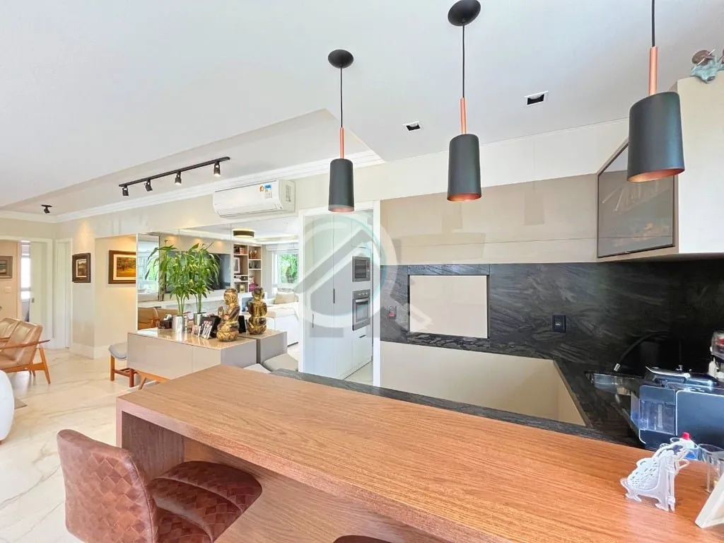 Imagem Apartamento de 170 m², mobiliado e decorado, 3 suítes e 3 vagas no bairro Petrópolis. Imóvel pos...